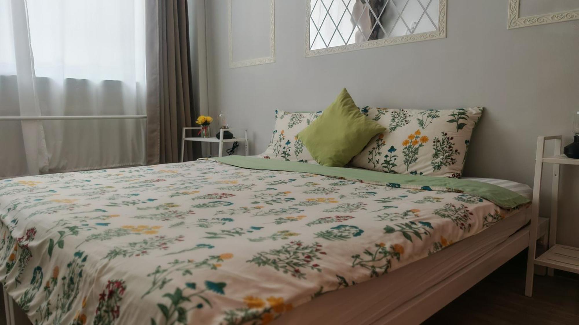 Baan Nampetch Hostel Bangkok Exteriör bild